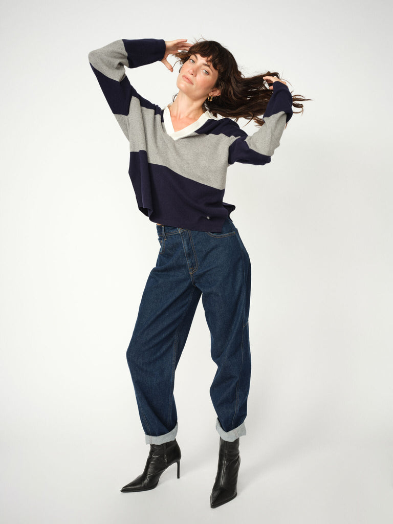 Modelshot / Dark Blue / Detail