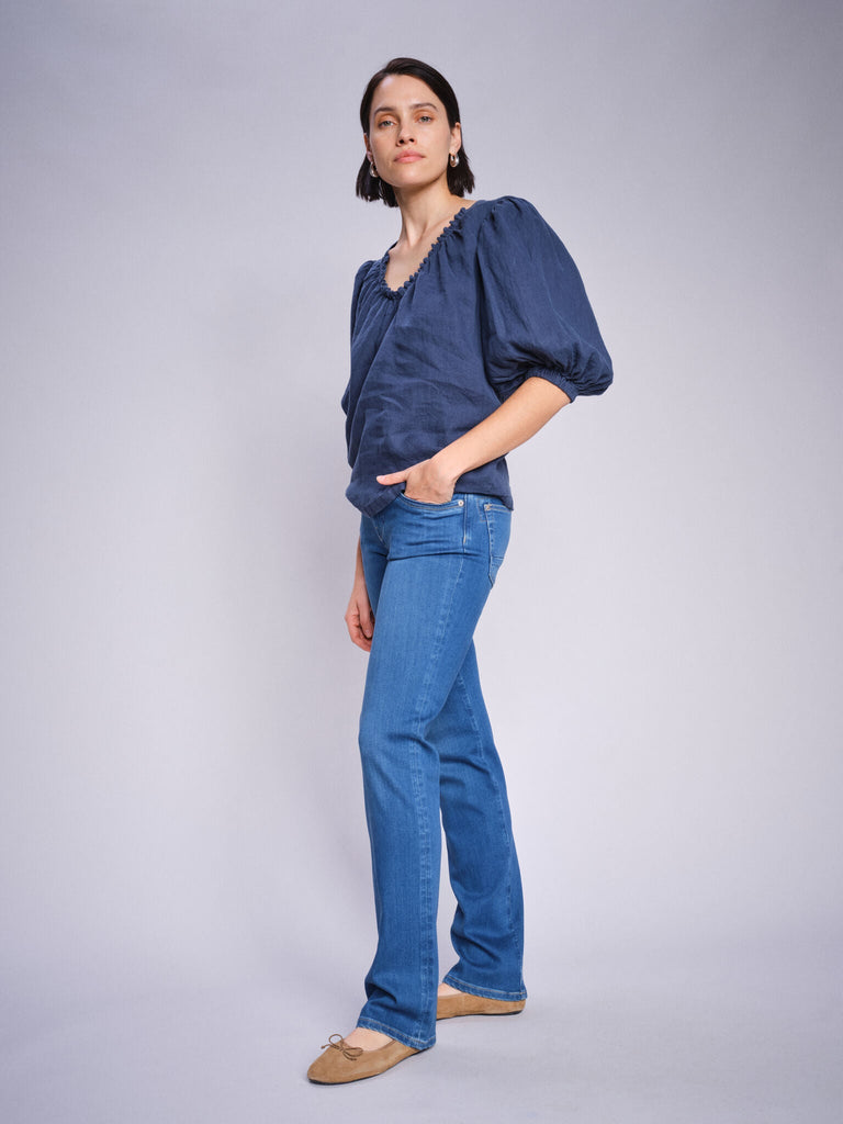 Modelshot / Mid Blue / Detail