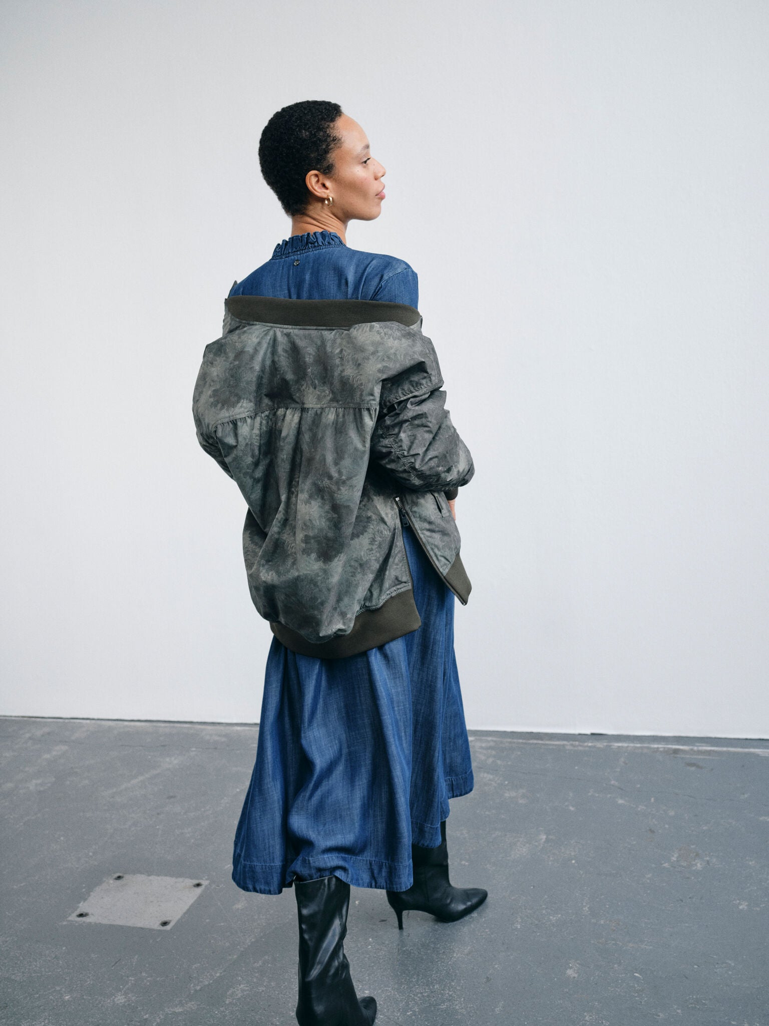 Modelshot / Olive Night / Detail