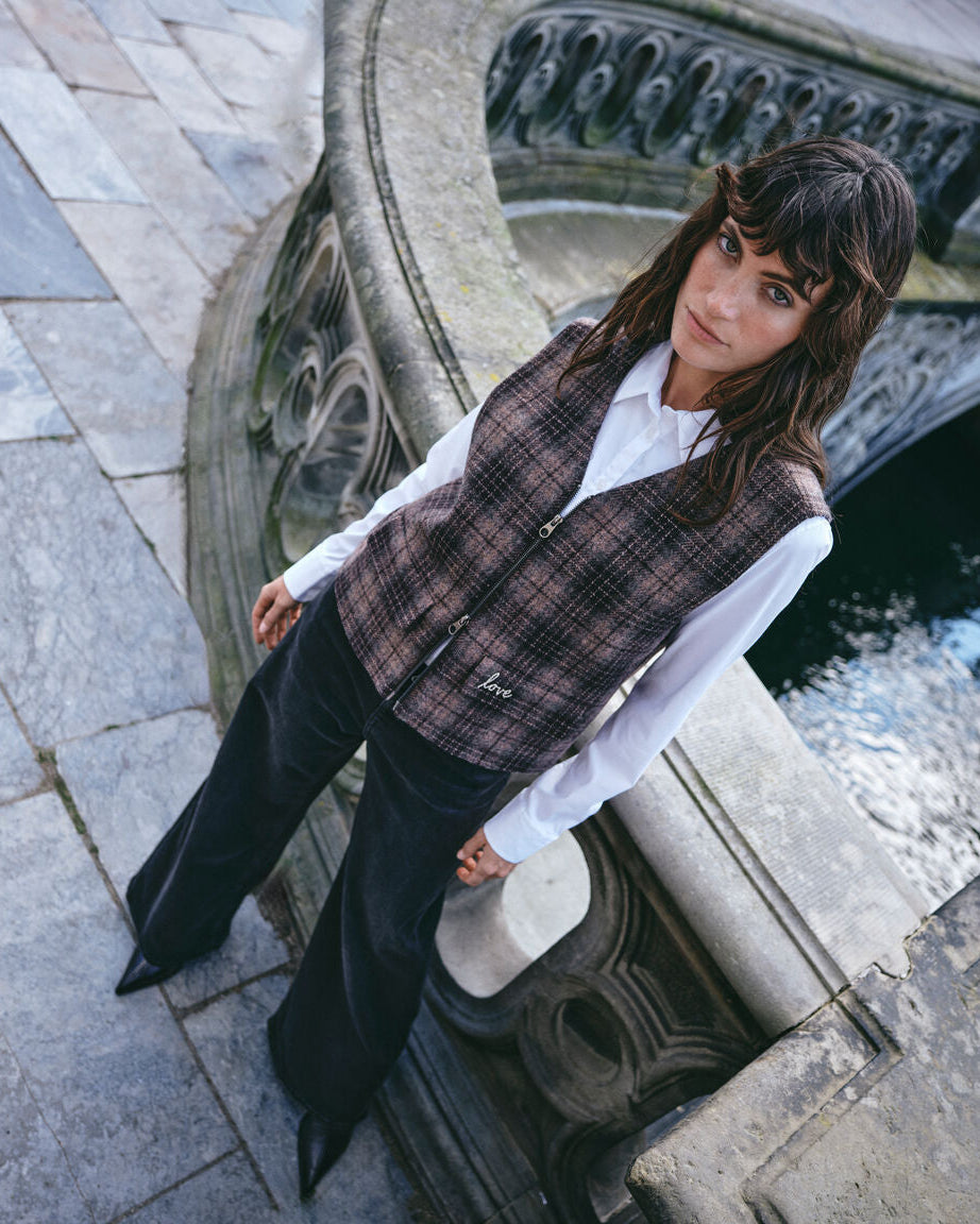 Modelshot / Black / Detail