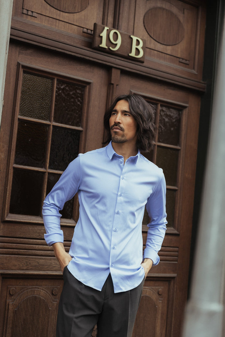 Modelshot / Light Blue / Detail