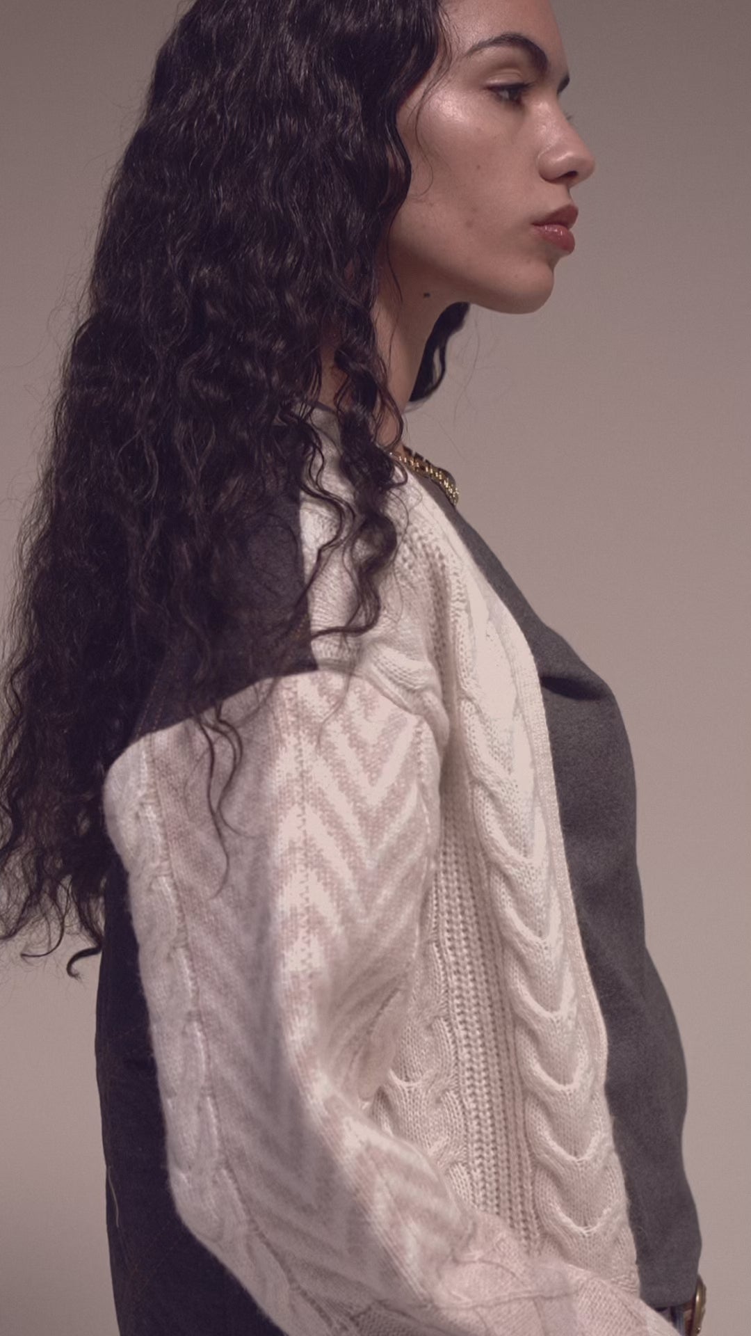 Modelshot / Ecru / Detail